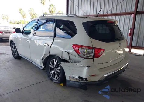 2017 Nissan Pathfinder S z USA, uszkodzony, nr VIN 5N1DR2MN7HC638972